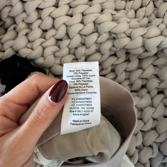 Aritzia Babaton Conan Pant Nude Tan Side Stripe Cropped Pants Size 2 - Picture 4 of 4